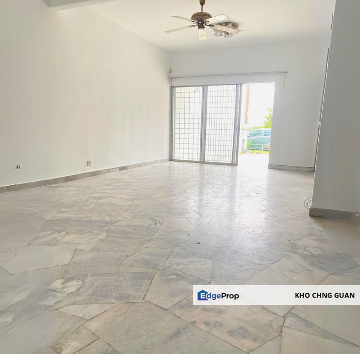 Bandar Puchong Jaya 4 km to lrt bukit puchong Freehold Ample Parking Area 4 Room, Selangor, Puchong