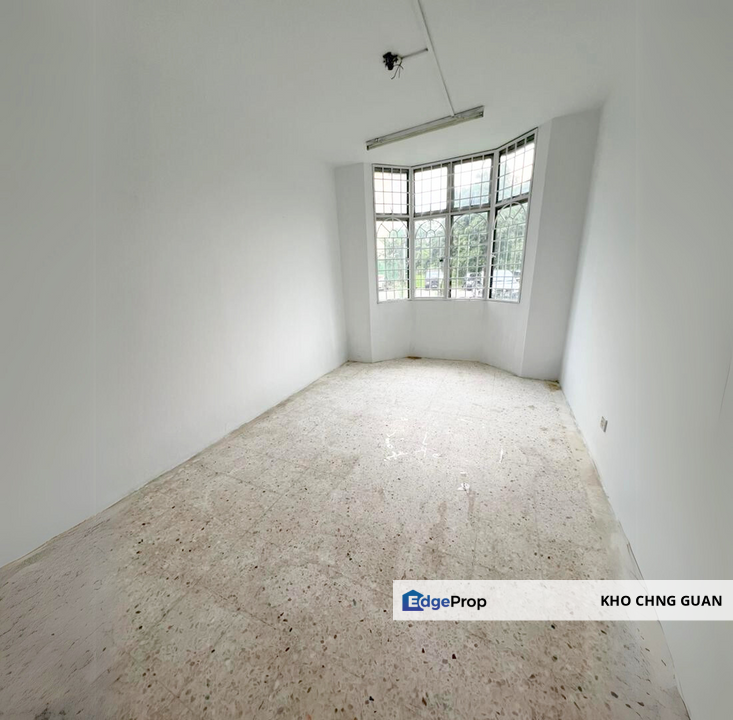 Ruvena Viilla Puchong Prima [GROUND FLOOR]  Non Bumi Well Kept Unit, Selangor, Puchong South