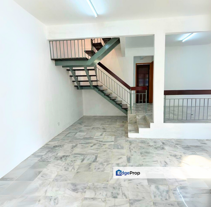 Taman Puchong Indah 7km to Bandar Bukit Puchong FREEHOLD 2 Sty 4 Room 4 Bath Well Kept Unit, Selangor, Puchong