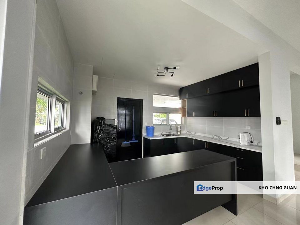 Seremban 2 Rimba Residensi Hill Top Corner With private Pool , Negeri Sembilan, Seremban