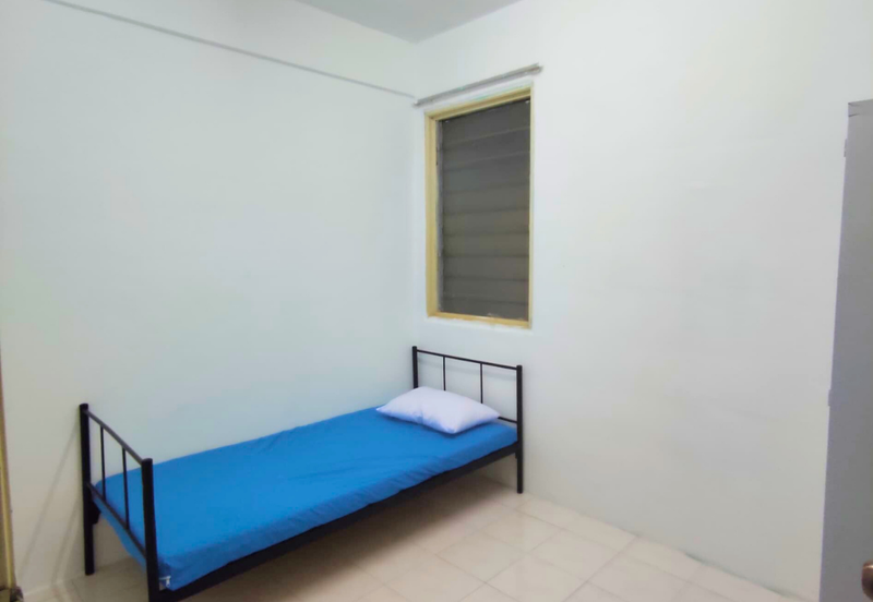 Vista Pinggiran, Taman Pinggiran Putra