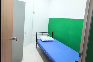 Vista Pinggiran, Taman Pinggiran Putra