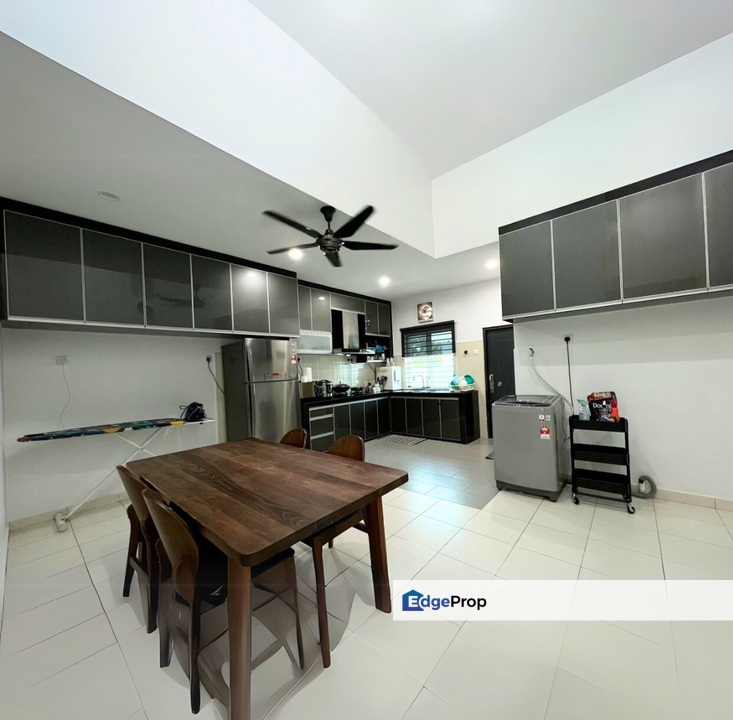 [FULLY RENOVATED] Semi D Desa Salak Pekerti Sepang For Sale Fully Furnished, Selangor, Sepang