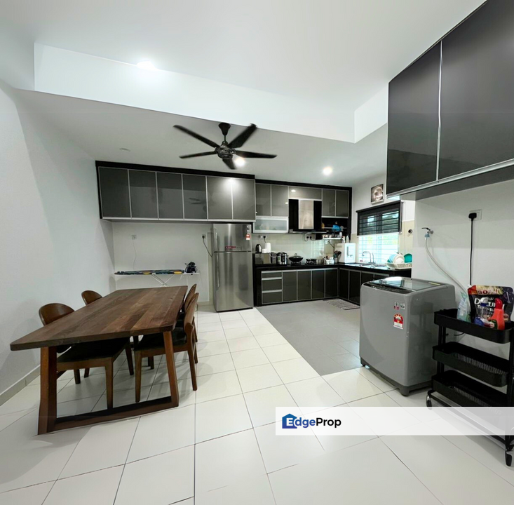 [FULLY RENOVATED] Semi D Desa Salak Pekerti Sepang For Sale Fully Furnished, Selangor, Sepang