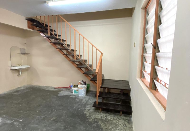 Jalan Taman Perindustrian Puchong 1/8