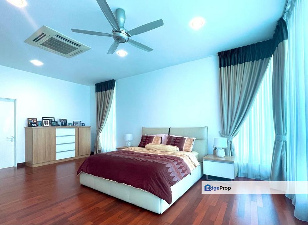 FREEHOLD Luxury Bungalow Aspen Garden Residence Cyberjaya With Rooftop & Jacuzzi, Selangor, Cyberjaya