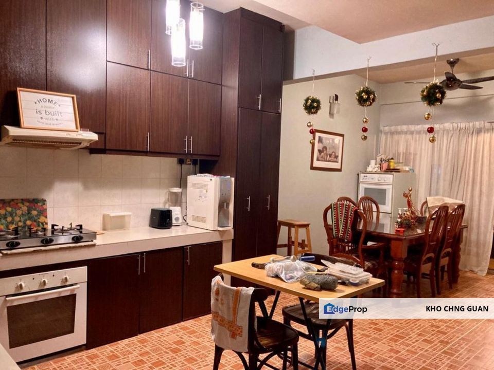 Taman Bukit Mewah Fasa 7 Kajang 2 Sty 6 Star Hotel Design Kitchen Cabinet Wardrobe like New , Selangor, Kajang