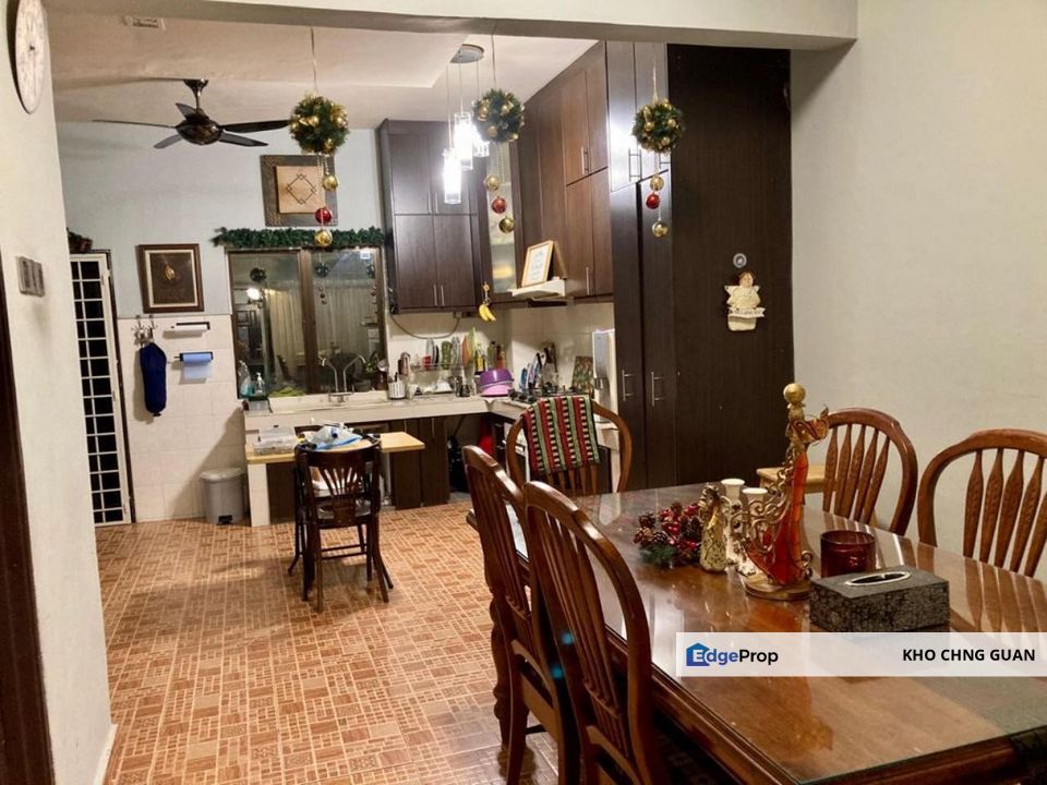 Taman Bukit Mewah Fasa 7 Kajang 2 Sty 6 Star Hotel Design Kitchen Cabinet Wardrobe like New , Selangor, Kajang