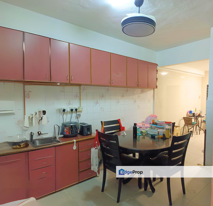 𝐍𝐎𝐍 𝐁𝐔𝐌𝐈 𝟒 𝐑𝐨𝐨𝐦 𝐅𝐮𝐥𝐥𝐲 𝐄𝐱𝐭𝐞𝐧𝐝𝐞𝐝 & 𝐑𝐞𝐧𝐨𝐯𝐚𝐭𝐞𝐝 𝐒𝐮𝐧𝐠𝐚𝐢 𝐁𝐞𝐬𝐢 𝐈𝐧𝐝𝐚𝐡 𝐒𝐞𝐫𝐢 𝐊𝐞𝐦𝐛𝐚𝐧𝐠𝐚𝐧, Selangor, Seri Kembangan