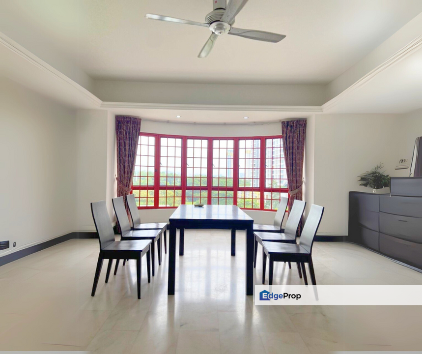 Spring Summer Villa Subang Jaya Spacious Unit with Beautiful Lake View, Selangor, Subang Jaya