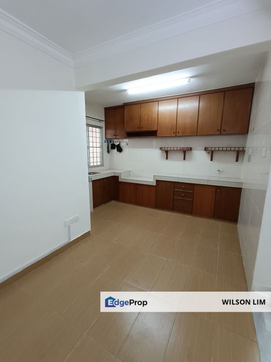 Very convenient to buy things and close to Kuchai Lam & Old Klang Road, Kuala Lumpur, Kuchai Lama