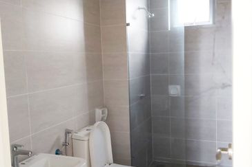 Gravit8 @ Klang South