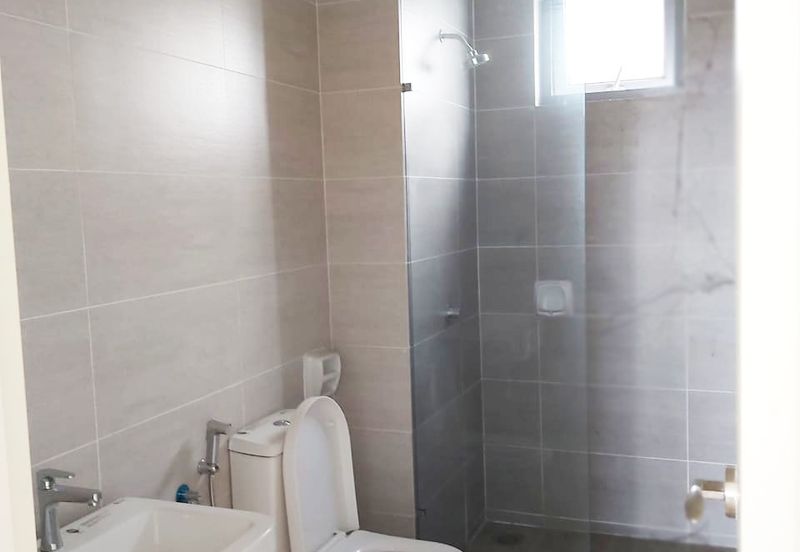 Gravit8 @ Klang South