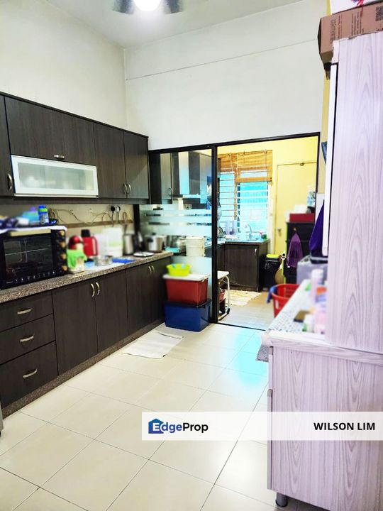 Basic end lot unit with dry and wet kitchen and extra 5ft land, Selangor, Klang