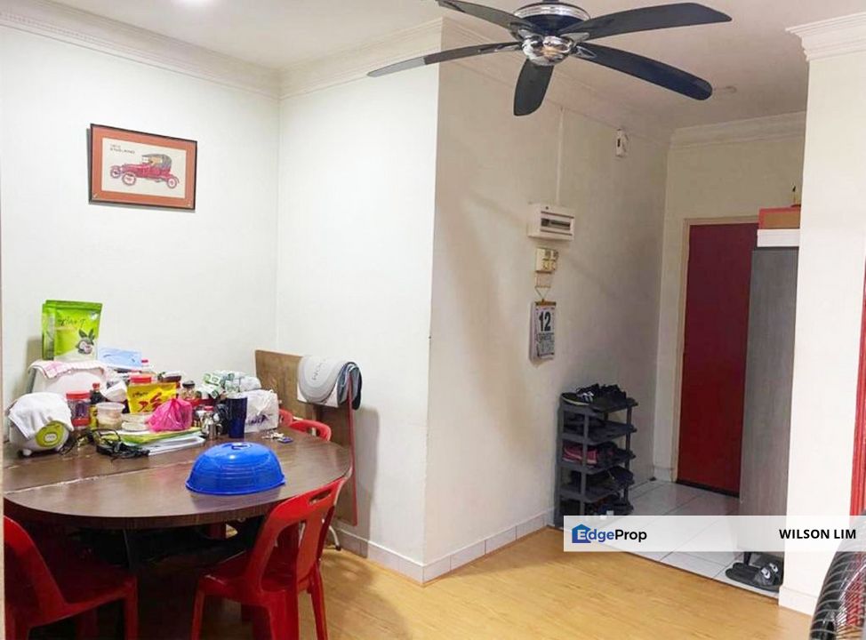 Well maintain 3 rooms 2 baths unit at Sri Manja Court Petaling Jaya, Selangor, Petaling Jaya