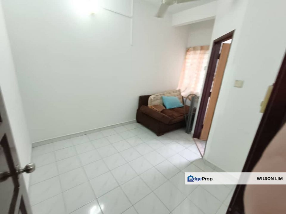 Refurnish house and face no house, easy to park at Taman Sentosa Klang, Selangor, Klang