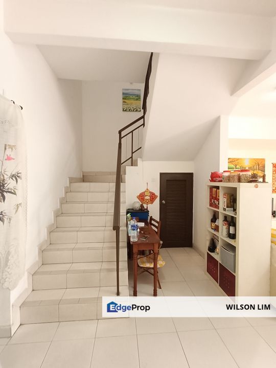 Double story house with face no house and ample parking, Selangor, Klang