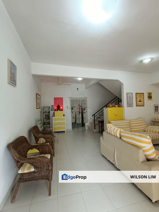 Double story house with face no house and ample parking, Selangor, Klang