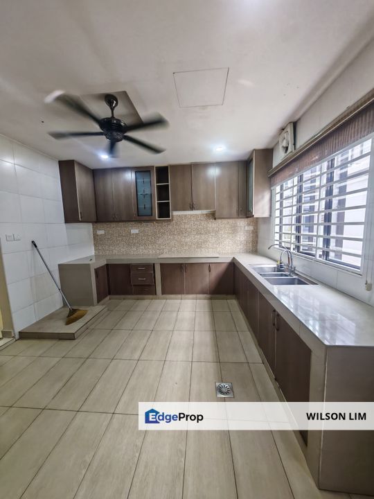 Extended house double story with balcony, renovated and well maintain, Selangor, Klang