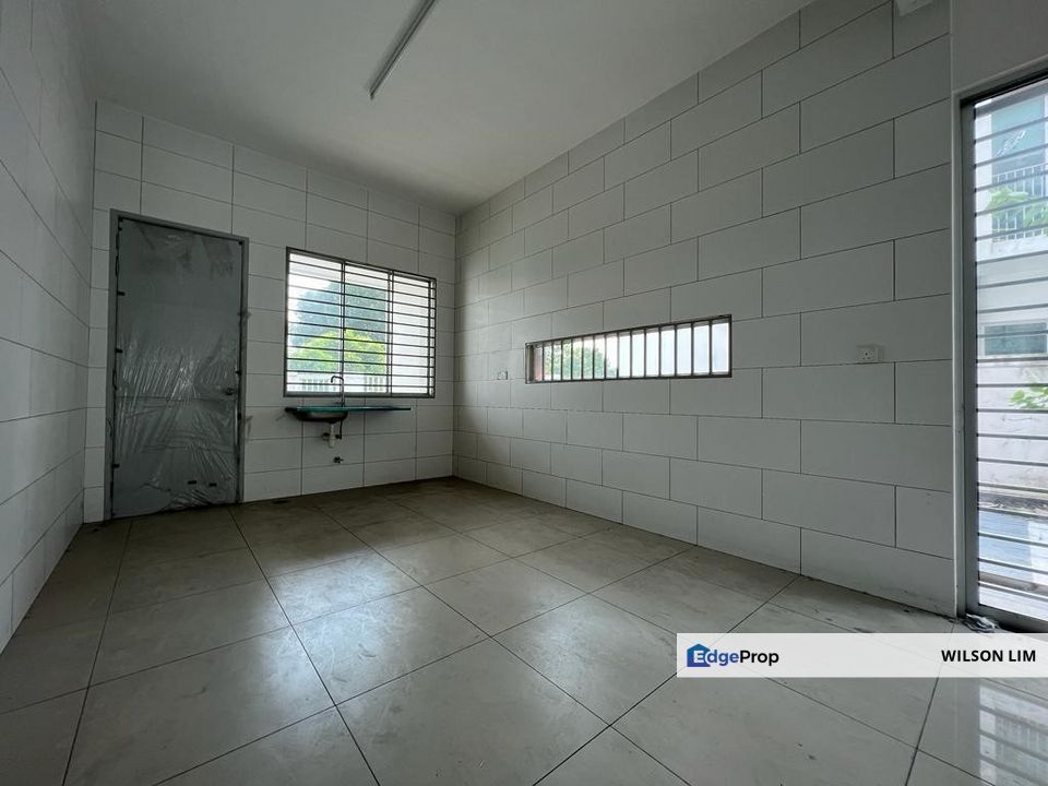 10ft Land End Lot unit Double Story Superlink at Ambang Botanic 2, Selangor, Port Klang