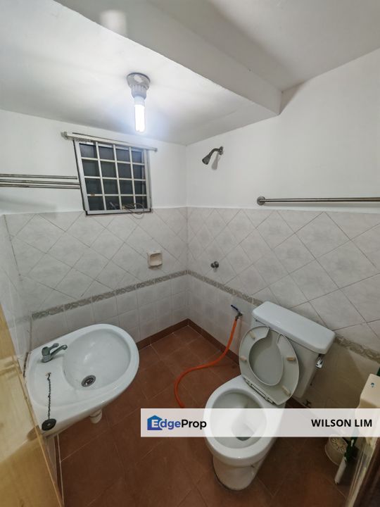 Well maintained and repainted wall for 3room 2baths, Selangor, Klang