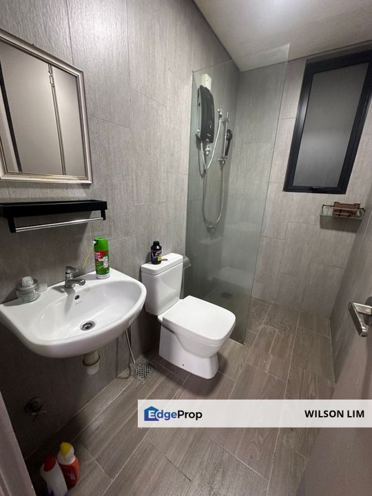 Well maintain Pool View 3 rooms 2 bath unit at Geo Bukit Rimau, Selangor, Shah Alam