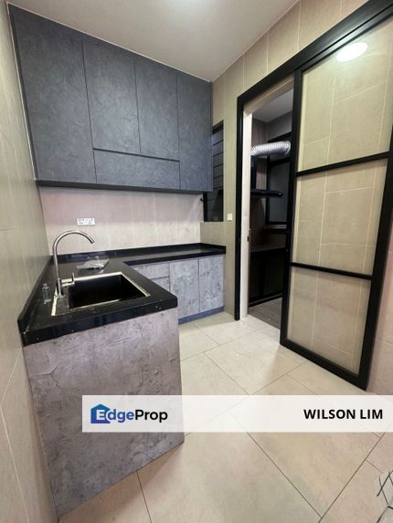 Well maintain Pool View 3 rooms 2 bath unit at Geo Bukit Rimau, Selangor, Shah Alam