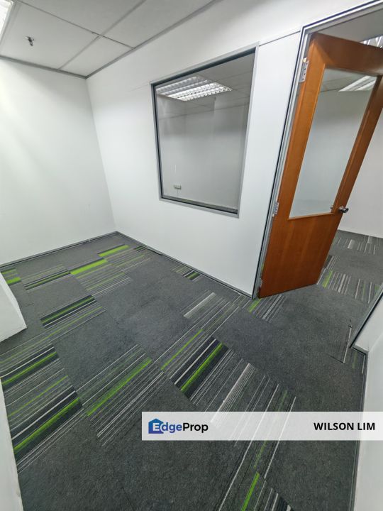 Partly furnished with carpet, plaster ceiling and some partition rooms, Selangor, Petaling Jaya