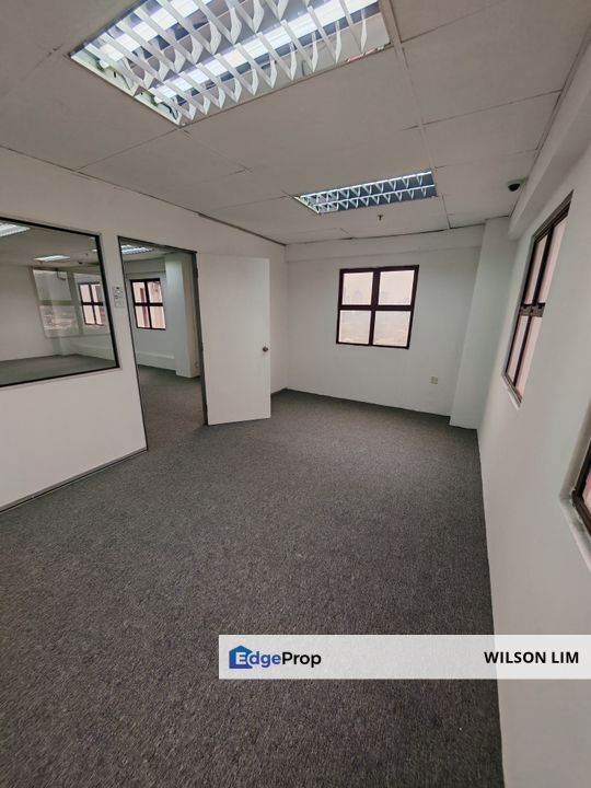 Partly furnished with air con, carpet, plaster ceiling and some partition rooms, Selangor, Petaling Jaya