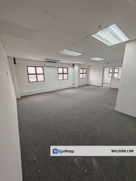 Partly furnished with air con, carpet, plaster ceiling and some partition rooms, Selangor, Petaling Jaya