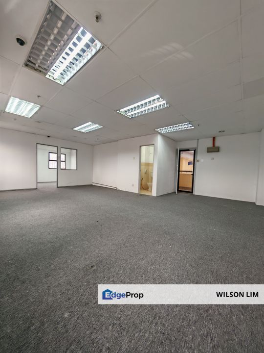 Partly furnished with air con, carpet, plaster ceiling and some partition rooms, Selangor, Petaling Jaya