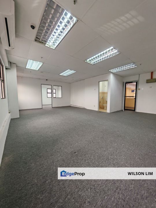 Partly furnished with air con, carpet, plaster ceiling and some partition rooms, Selangor, Petaling Jaya