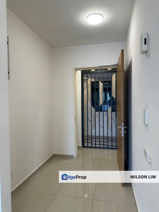 High floor unit with unblock KL city view in front two balconys area, Kuala Lumpur, Desa Petaling