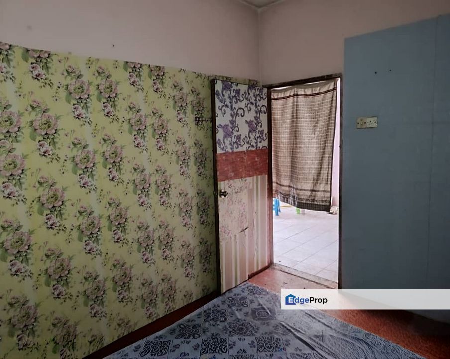Affordable First Floor Flat 3 rooms 2 baths at Taman Sri Sentosa Klang, Selangor, Klang