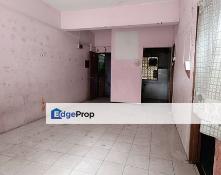 Affordable First Floor Flat 3 rooms 2 baths at Taman Sri Sentosa Klang, Selangor, Klang