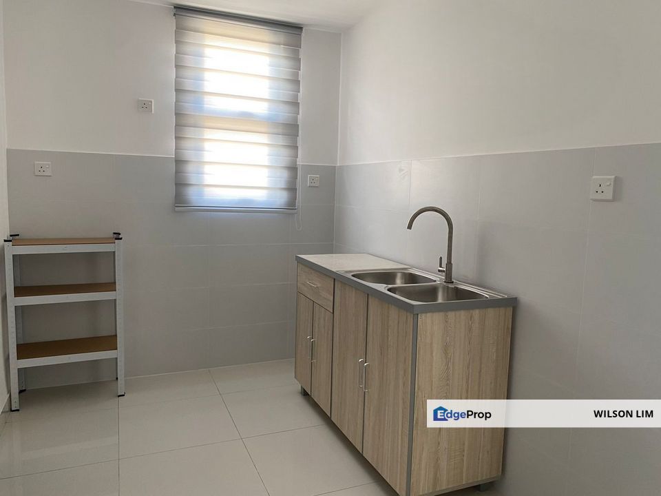 Walking distance to Lrt and Fully furnished 2 plus 1 rooms 2baths unit, Selangor, Bandar Botanic/Bandar Bukit Tinggi