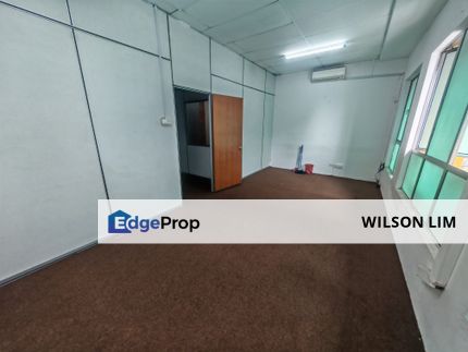 Second floor renovated office with carpet & easy to access to Kesas, Selangor, Klang