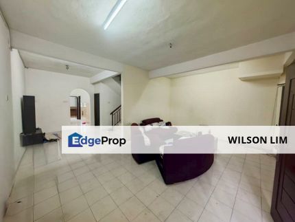 End lot without extra land but ample parking front house, Selangor, Klang