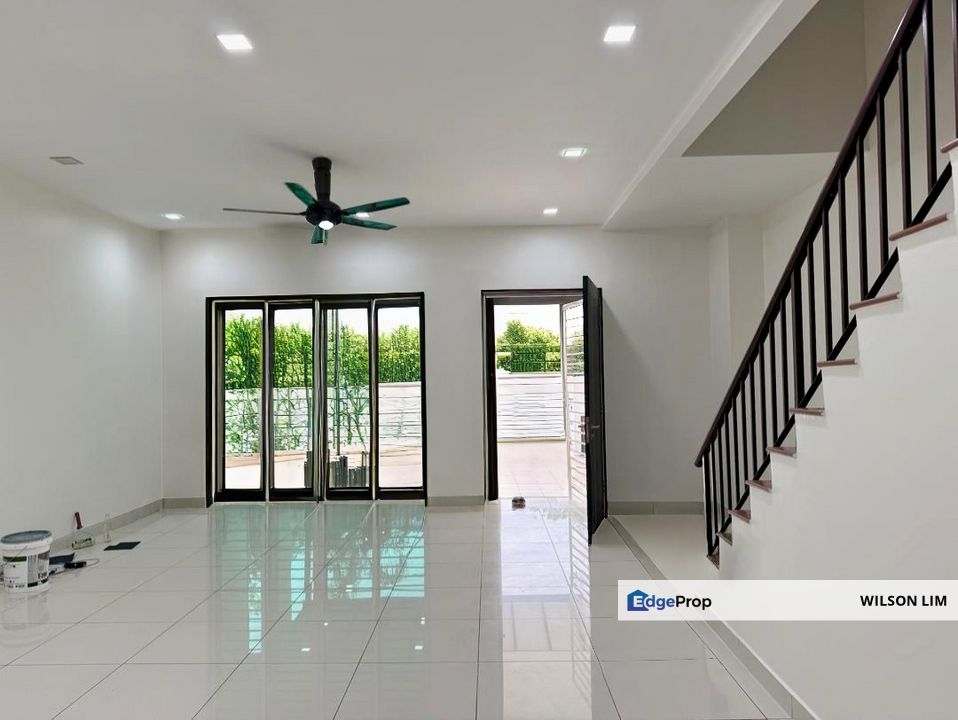 Spacious House with Ample Parking, Renovated and Extended Kitchen, Selangor, Klang
