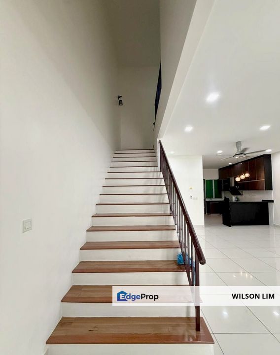 Spacious House with Ample Parking, Renovated and Extended Kitchen, Selangor, Klang