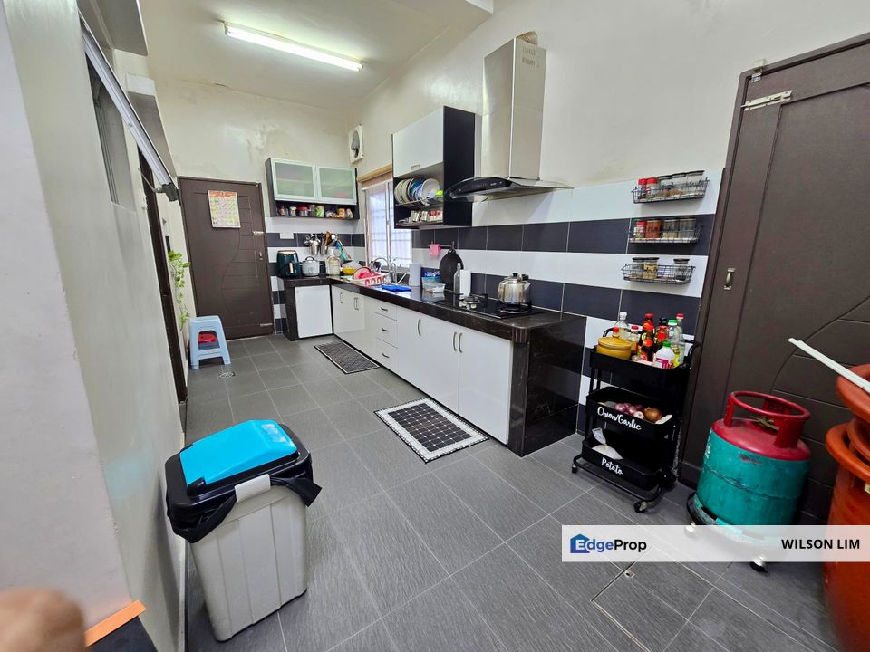 Very Well maintained renovated corner house with extra 20ft side land, Selangor, Klang