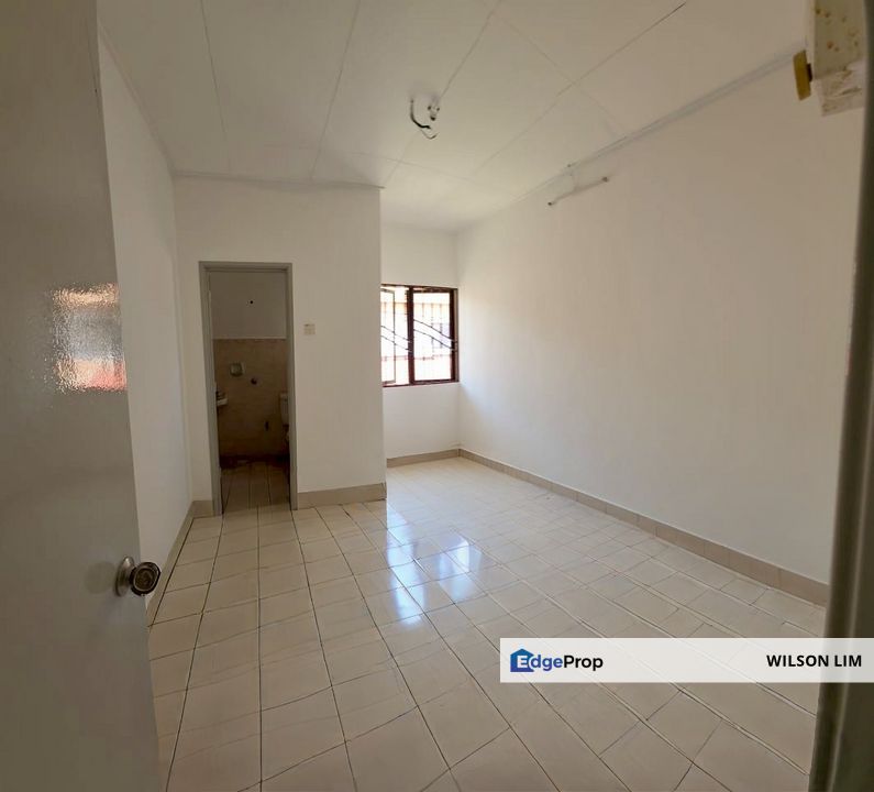 Newly refurbished Double Story house at Bandar Puteri Klang, Selangor, Klang