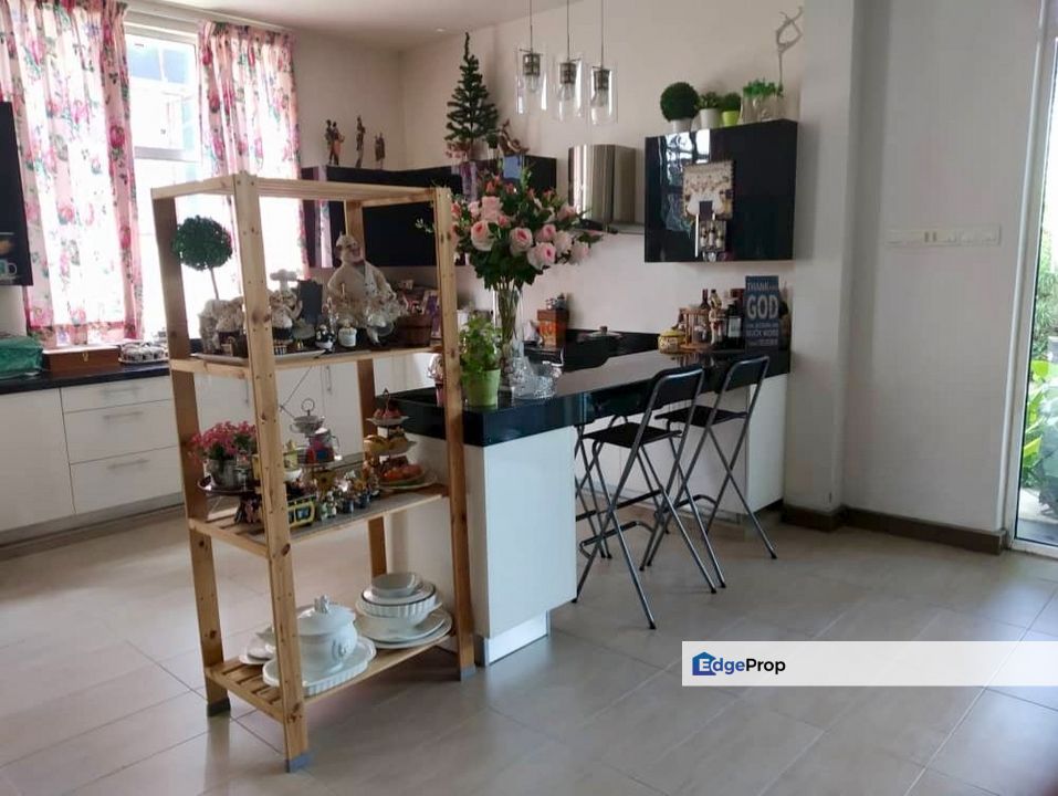 Stunning 6 Bedroom Bungalow For Sale at Setia Bayuemas Klang, Selangor, Klang