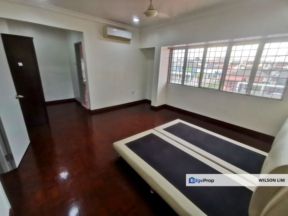 Recently renovated end lot 2-storey home in SS18 Subang Jaya, Selangor, Subang Jaya