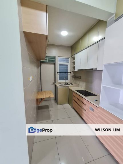 Spacious Unit 3 room 3bath at V Residensi 2 and Walking distance to KTM, Selangor, Shah Alam