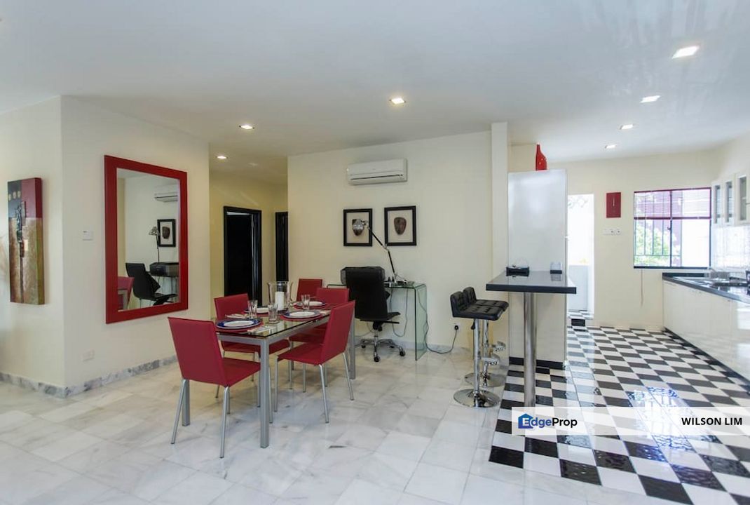 Cosy, well maintained fully furnished 2 rooms 2 baths at Mayang Court, Kuala Lumpur, KLCC