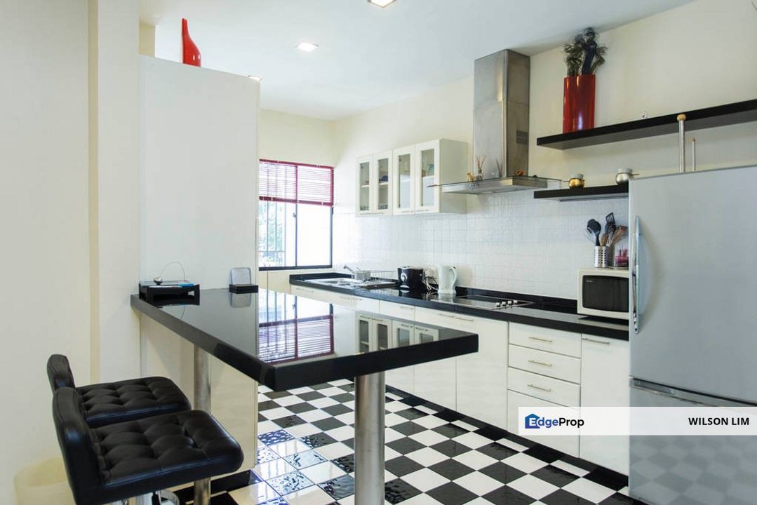 Cosy, well maintained fully furnished 2 rooms 2 baths at Mayang Court, Kuala Lumpur, KLCC