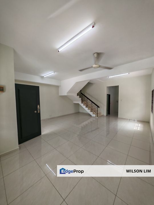 End Lot Double Storey Newly Renovated Ample Parking at Puteri Klang, Selangor, Klang