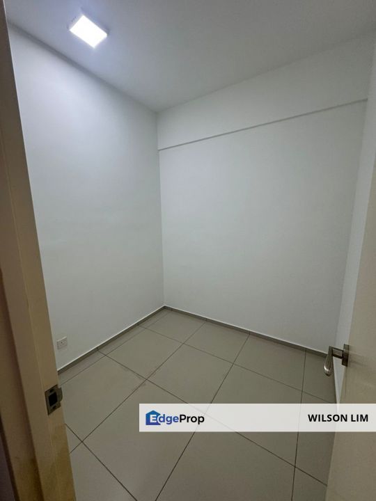 2 plus 1 Rooms Partly furnished with Fridge and 2 in 1 Washer dryer., Selangor, Klang