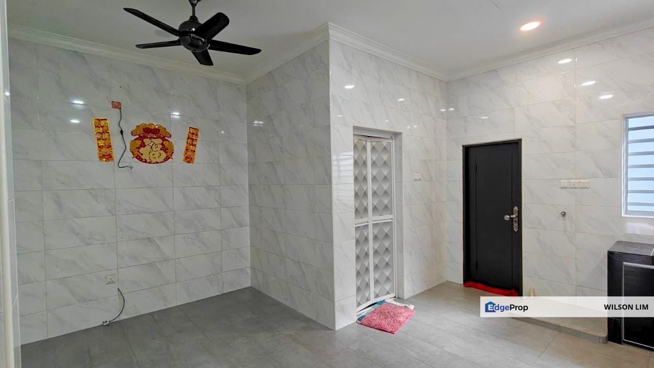 Taman Saga Klang 2 Story House for sales End lot Guarded gated, Selangor, Klang